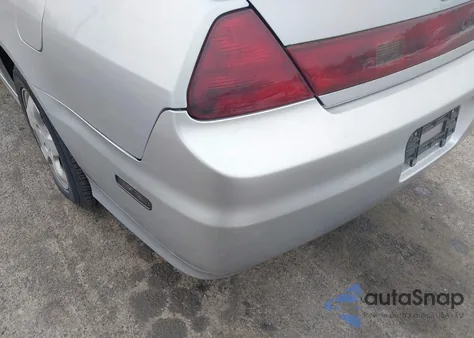 2001 Honda Accord 2.3 Ex из США, поврежденный, VIN 1HGCG32771A032140